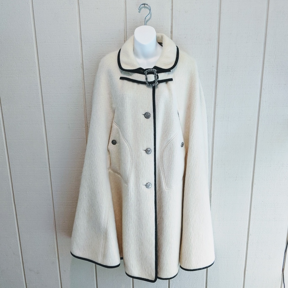 Vintage Ivory Mohair Austrian Cape